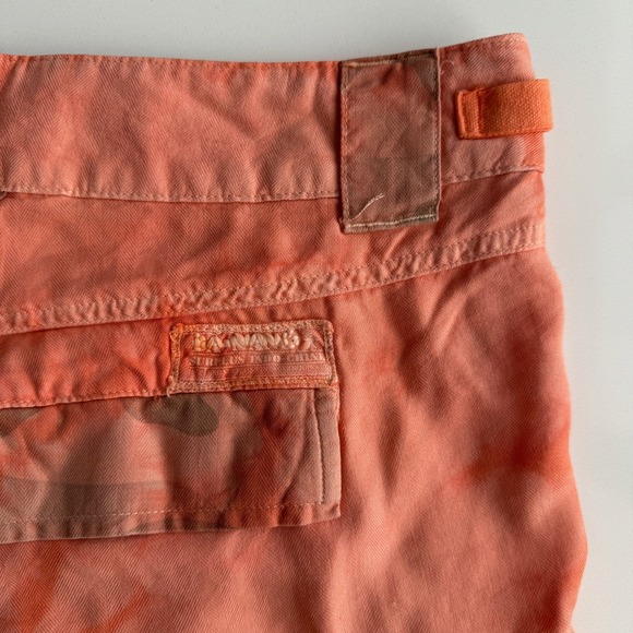 Da-Nang VTG Y2K 100% Silk Embroidered Tie Dye Camo Peach Utility Shorts L - Picture 4 of 12